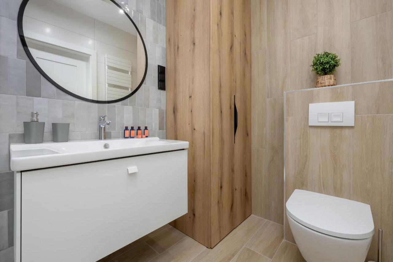 Polanki Aqua Apartment With Parking By Renters Prestige كولوبرزيغ المظهر الخارجي الصورة