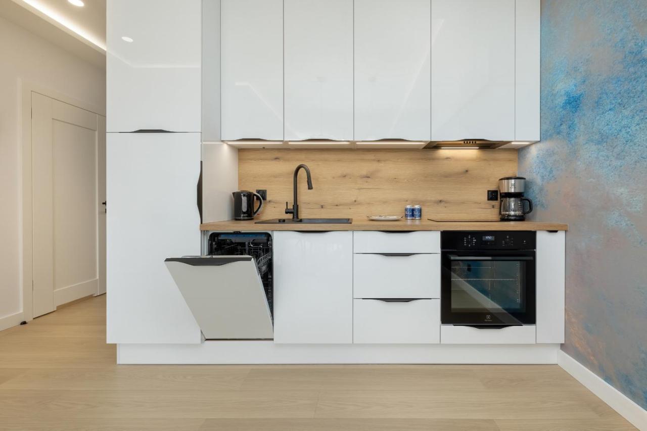 Polanki Aqua Apartment With Parking By Renters Prestige كولوبرزيغ المظهر الخارجي الصورة